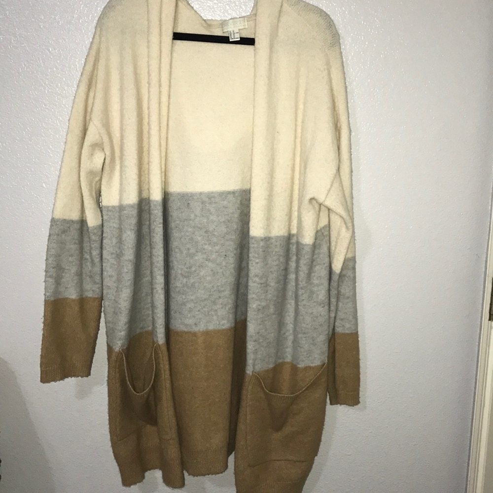 Cardigan sweater
